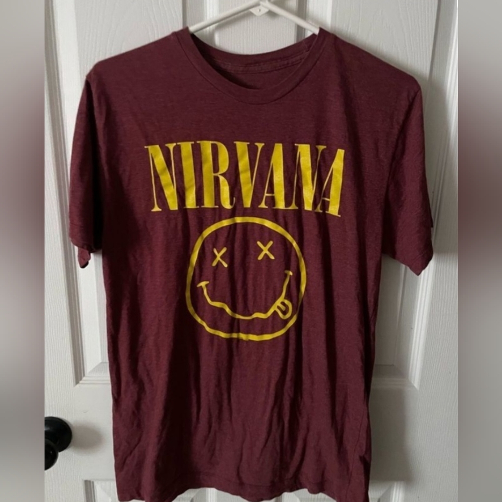 Nirvana Maroon / Gold Smile Short Sleeve Tee Shirt Size Adult M